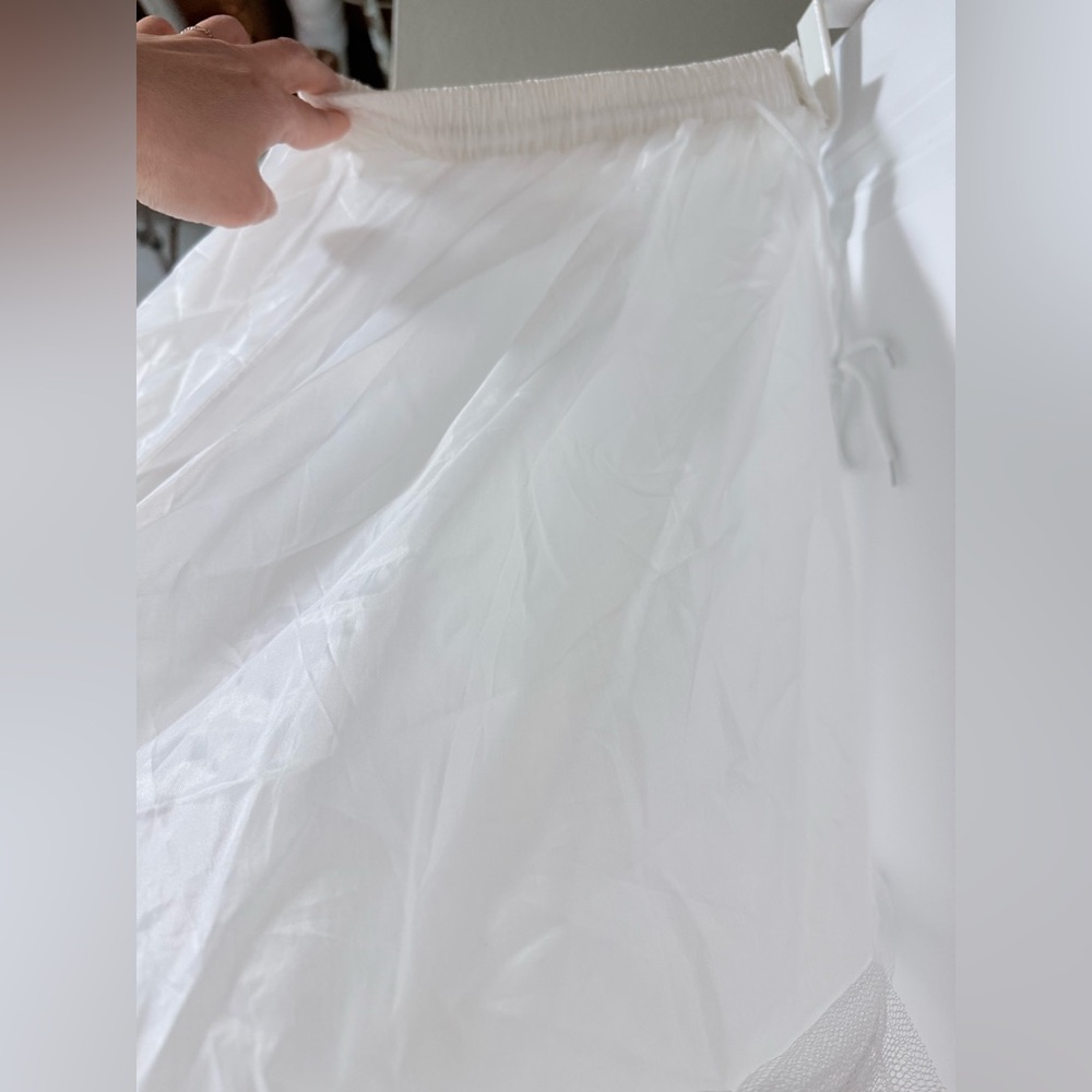 Elegant White Bridal Petticoat - Picture 6 of 7